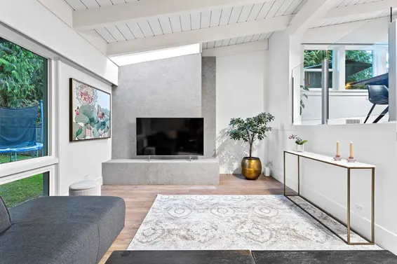 1050 Belvedere Drive, North Vancouver