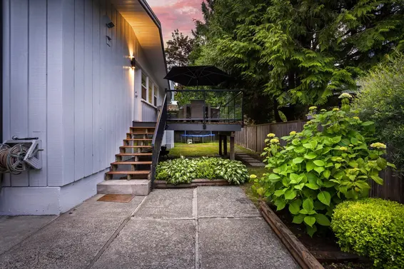 1050 Belvedere Drive, North Vancouver For Sale - image 17
