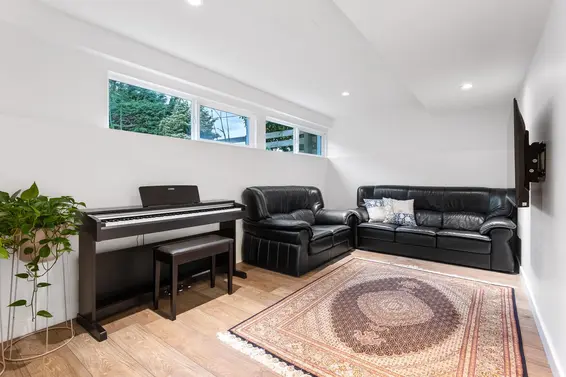 1050 Belvedere Drive, North Vancouver For Sale - image 25