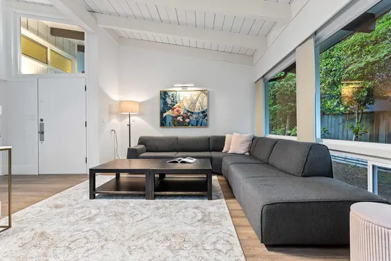 1050 Belvedere Drive, North Vancouver For Sale - image 6