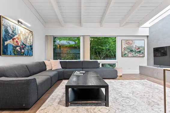 1050 Belvedere Drive, North Vancouver For Sale - image 7