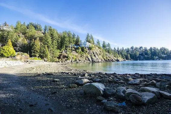 6760 Batchelor Bay Place, West Vancouver For Sale - image 11