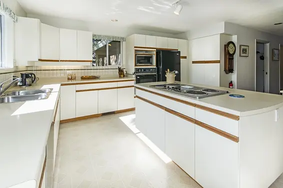 6760 Batchelor Bay Place, West Vancouver For Sale - image 25