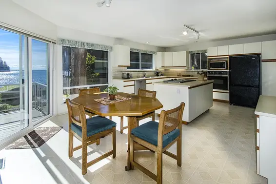 6760 Batchelor Bay Place, West Vancouver For Sale - image 26