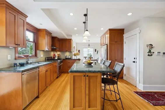349 East 24th Street, North Vancouver For Sale - image 10