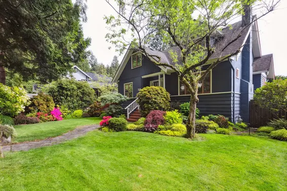 349 East 24th Street, North Vancouver For Sale - image 2