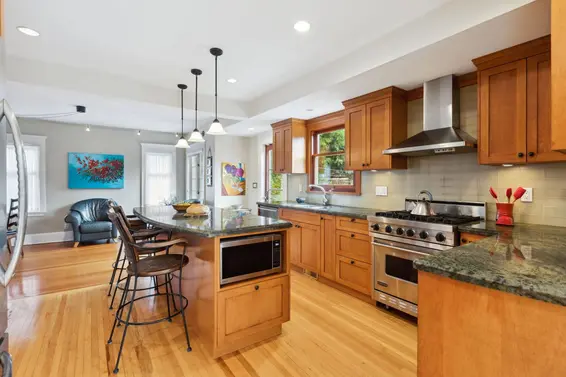 349 East 24th Street, North Vancouver For Sale - image 9