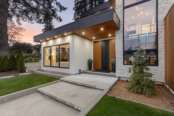 976 Melbourne Avenue, North Vancouver For Sale - image 2