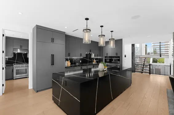 976 Melbourne Avenue, North Vancouver For Sale - image 9