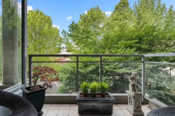 302 588 16th Street, West Vancouver For Sale - image 11