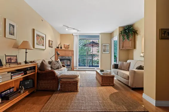 302 588 16th Street, West Vancouver For Sale - image 3