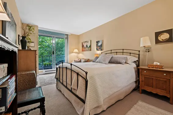 302 588 16th Street, West Vancouver For Sale - image 5