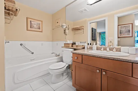 302 588 16th Street, West Vancouver For Sale - image 6