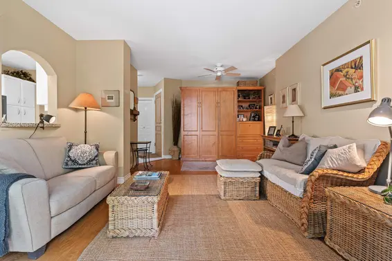 302 588 16th Street, West Vancouver For Sale - image 7