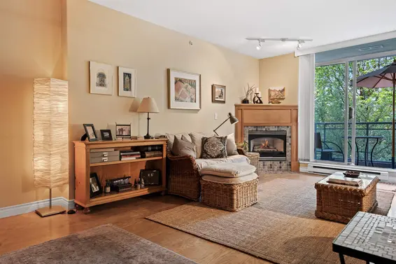 302 588 16th Street, West Vancouver For Sale - image 8