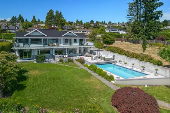 588 Lowry Lane, North Vancouver For Sale - image 3