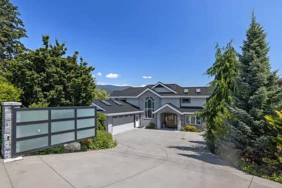 588 Lowry Lane, North Vancouver For Sale - image 38