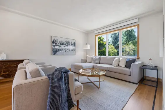 588 Lowry Lane, North Vancouver For Sale - image 4