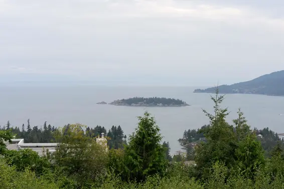 4783 Westwood Place, West Vancouver For Sale - image 2