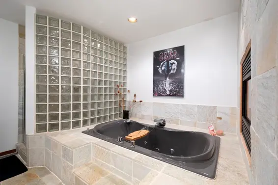 1605 Lockehaven Road, North Vancouver For Sale - image 18