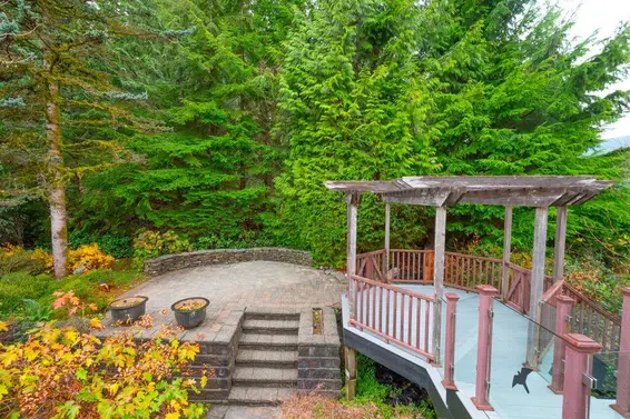 1605 Lockehaven Road, North Vancouver For Sale - image 32