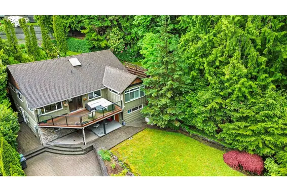 2591 Caledonia Avenue, North Vancouver For Sale - image 2