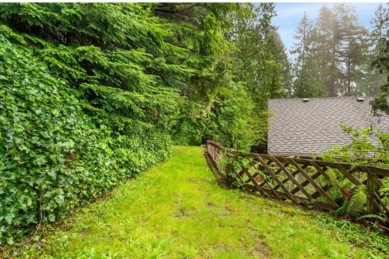 2591 Caledonia Avenue, North Vancouver For Sale - image 37