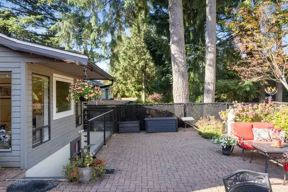 980 Montroyal Boulevard, North Vancouver For Sale - image 25