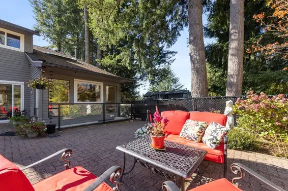 980 Montroyal Boulevard, North Vancouver For Sale - image 28