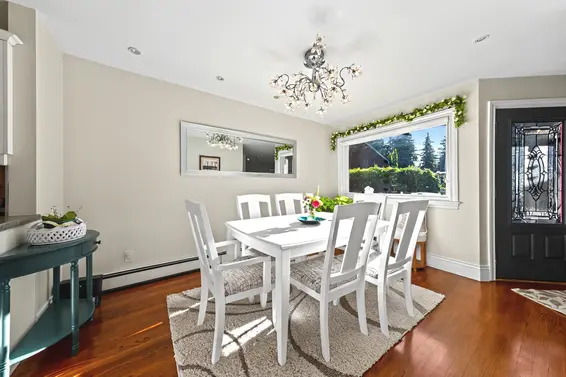 980 Montroyal Boulevard, North Vancouver For Sale - image 7