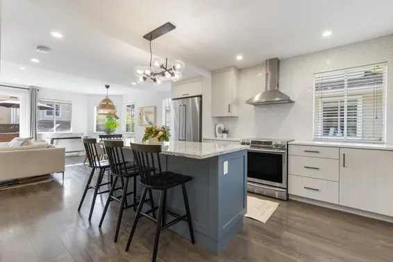 5 249 East 4th Street, North Vancouver