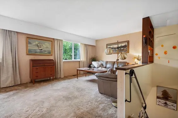 1560 Burrill Avenue, North Vancouver For Sale - image 11