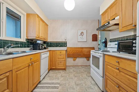1560 Burrill Avenue, North Vancouver For Sale - image 14