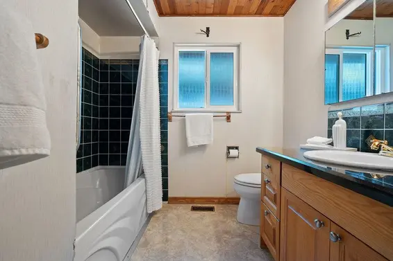1560 Burrill Avenue, North Vancouver For Sale - image 21