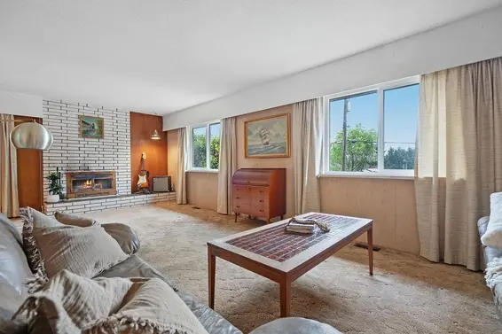 1560 Burrill Avenue, North Vancouver For Sale - image 8