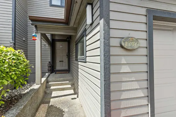 1747 Rufus Drive, North Vancouver For Sale - image 4