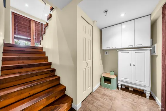 562 Alpine Court, North Vancouver For Sale - image 15