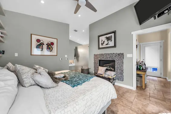 562 Alpine Court, North Vancouver For Sale - image 17