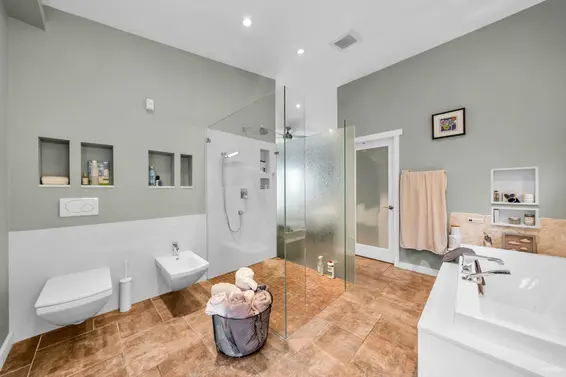 562 Alpine Court, North Vancouver For Sale - image 18