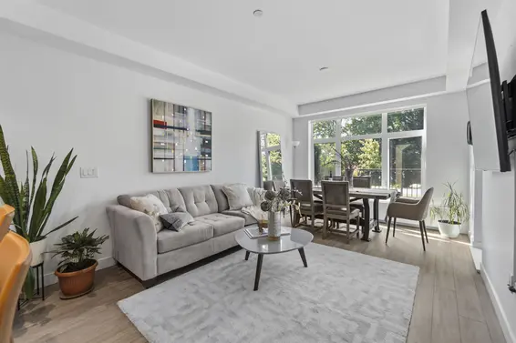113 747 East 3rd Street, North Vancouver