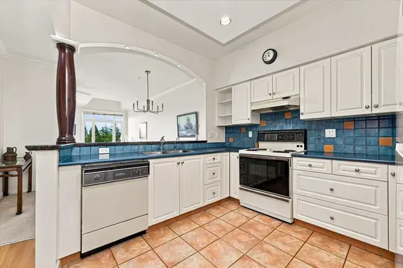 403 121 West 29th Street, North Vancouver For Sale - image 12