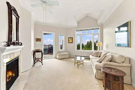 403 121 West 29th Street, North Vancouver For Sale - image 2
