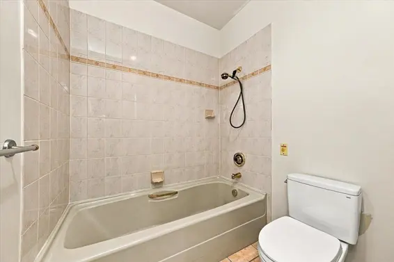 403 121 West 29th Street, North Vancouver For Sale - image 20