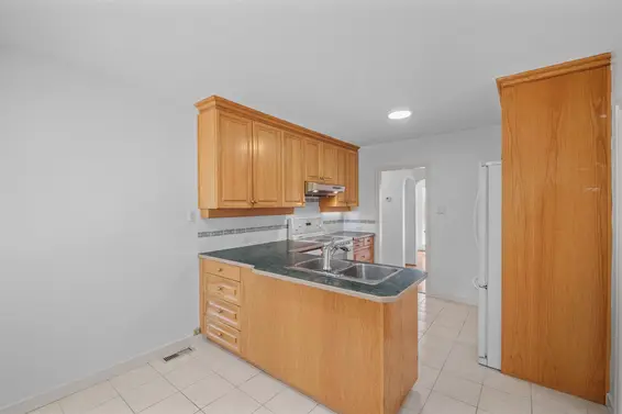 3894 Sunnycrest Drive, North Vancouver For Sale - image 10