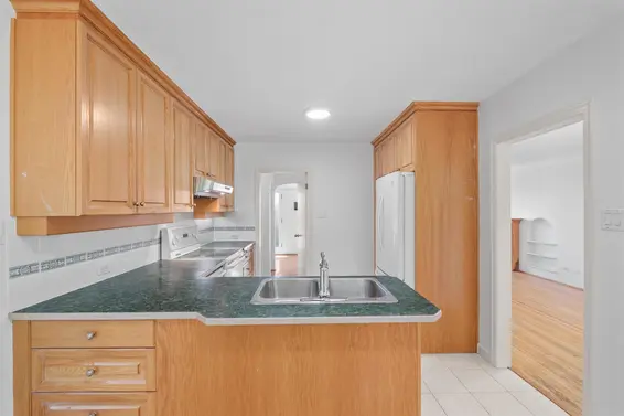 3894 Sunnycrest Drive, North Vancouver For Sale - image 11