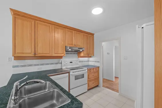 3894 Sunnycrest Drive, North Vancouver For Sale - image 12