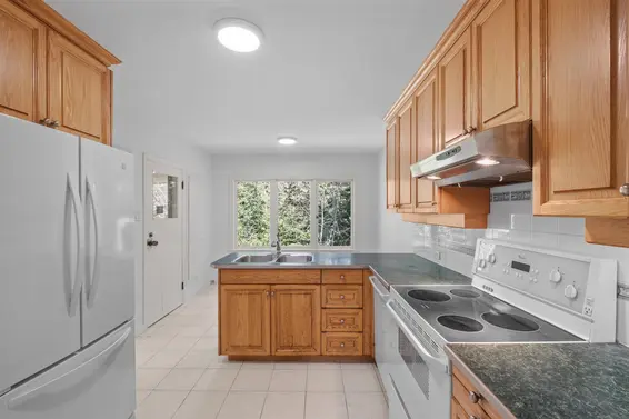 3894 Sunnycrest Drive, North Vancouver For Sale - image 13