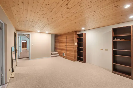 3894 Sunnycrest Drive, North Vancouver For Sale - image 17