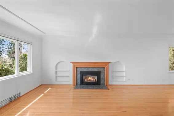 3894 Sunnycrest Drive, North Vancouver For Sale - image 5