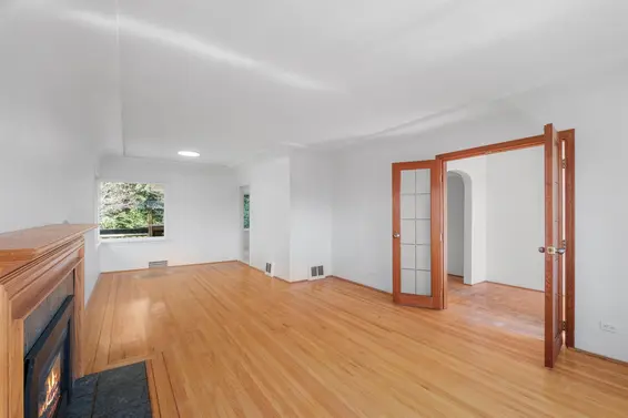 3894 Sunnycrest Drive, North Vancouver For Sale - image 7